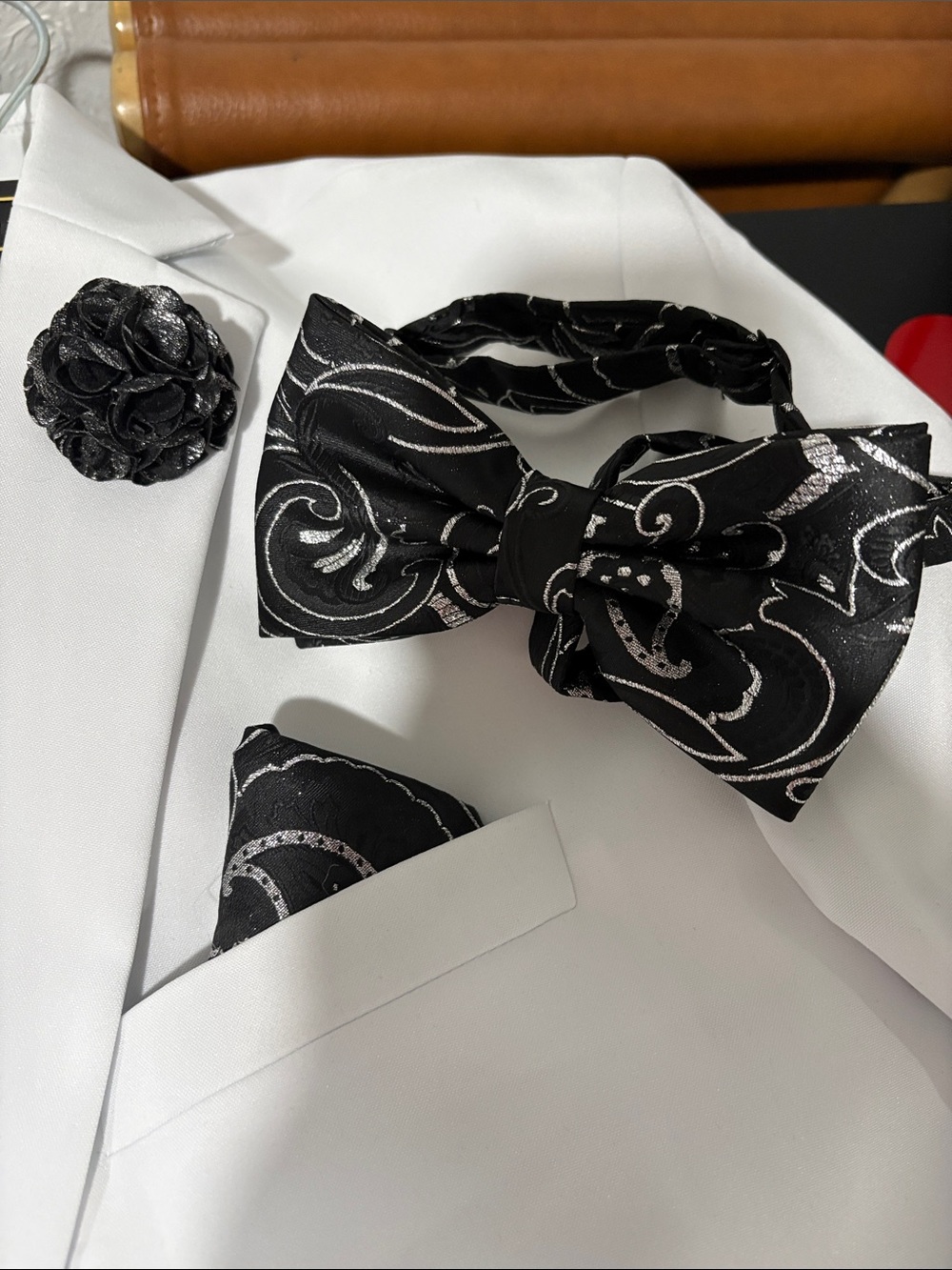 Black Silver Paisley Bow Tie Set - Men Accessories
